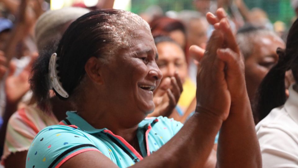 Danilo escucha a productores de jengibre orgánico en Samaná; respalda aumentar producción