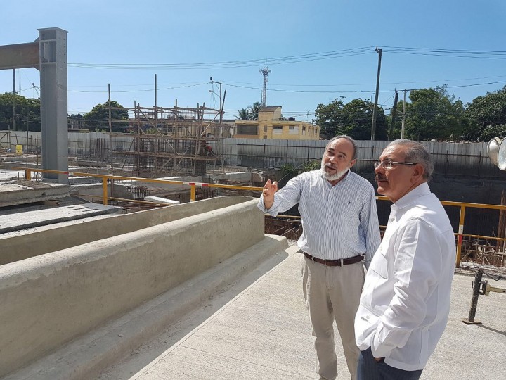 Danilo Medina supervisa avances Hospital Moscoso Puello y Ciudad Sanitaria Luis Eduardo Aybar