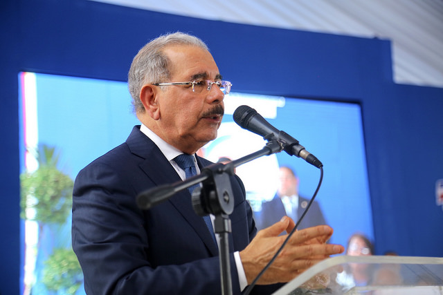 Presidente Danilo Medina: “Estamos dignificando la vida de la gente. Eso es lo que constituye esta nueva línea del Metro de Santo Domingo”  