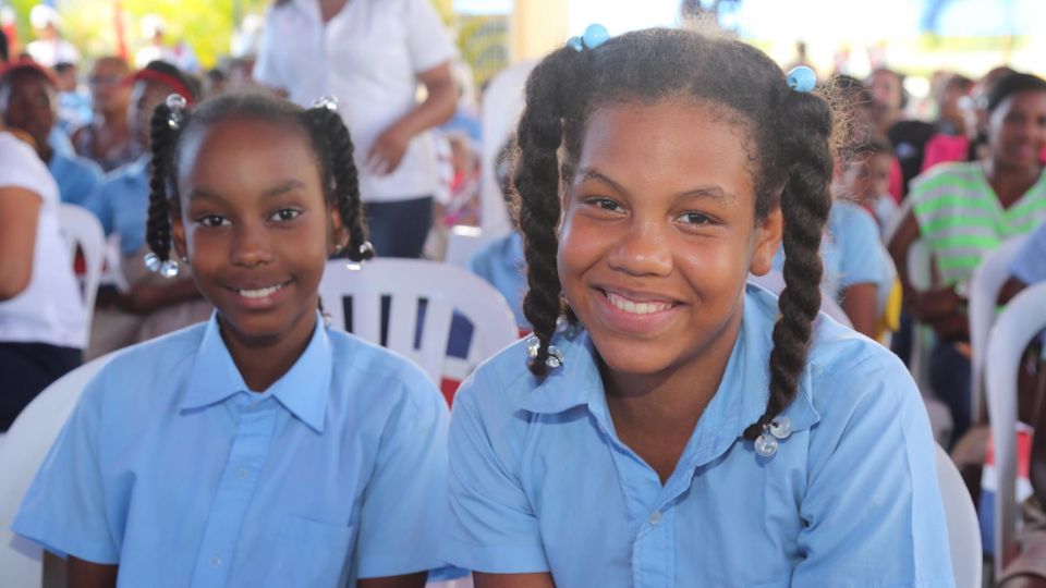 Inauguración de escuelas