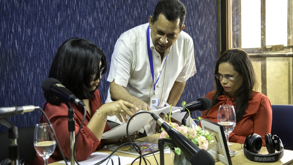 Somos de Barrio  Pantoja  Santo Domingo Oeste, Isabel De los Santos y Elizabeth Encarnacion