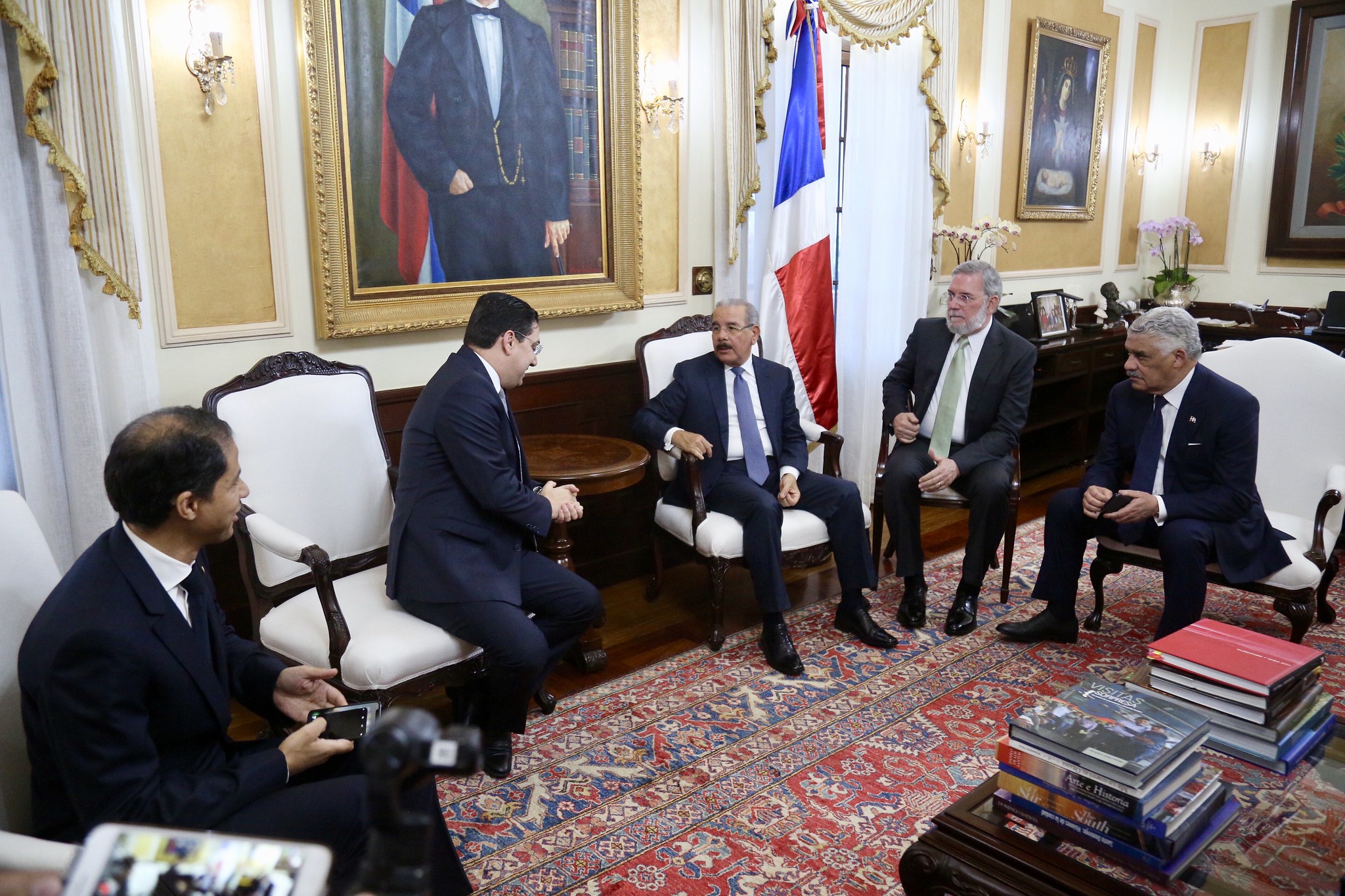 Reunión en Despacho Presidencial RD