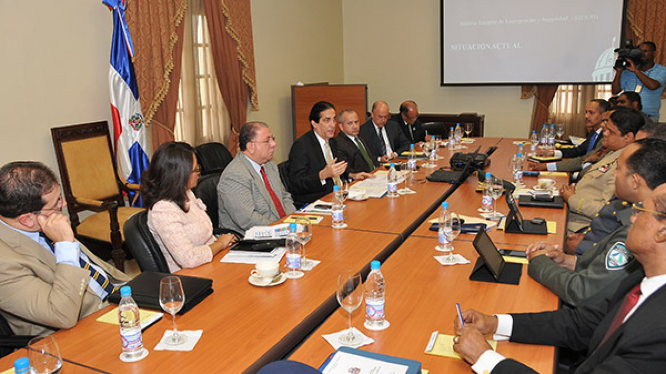 Ministro de la Presidencia, Gustavo Montalvo, encabeza reunión