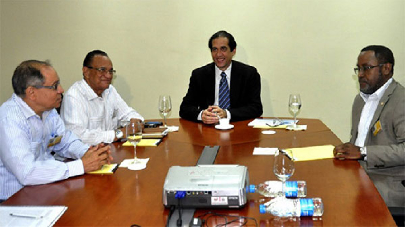 Ministro de la Presidencia, Gustavo Montalvo, encabeza reunión