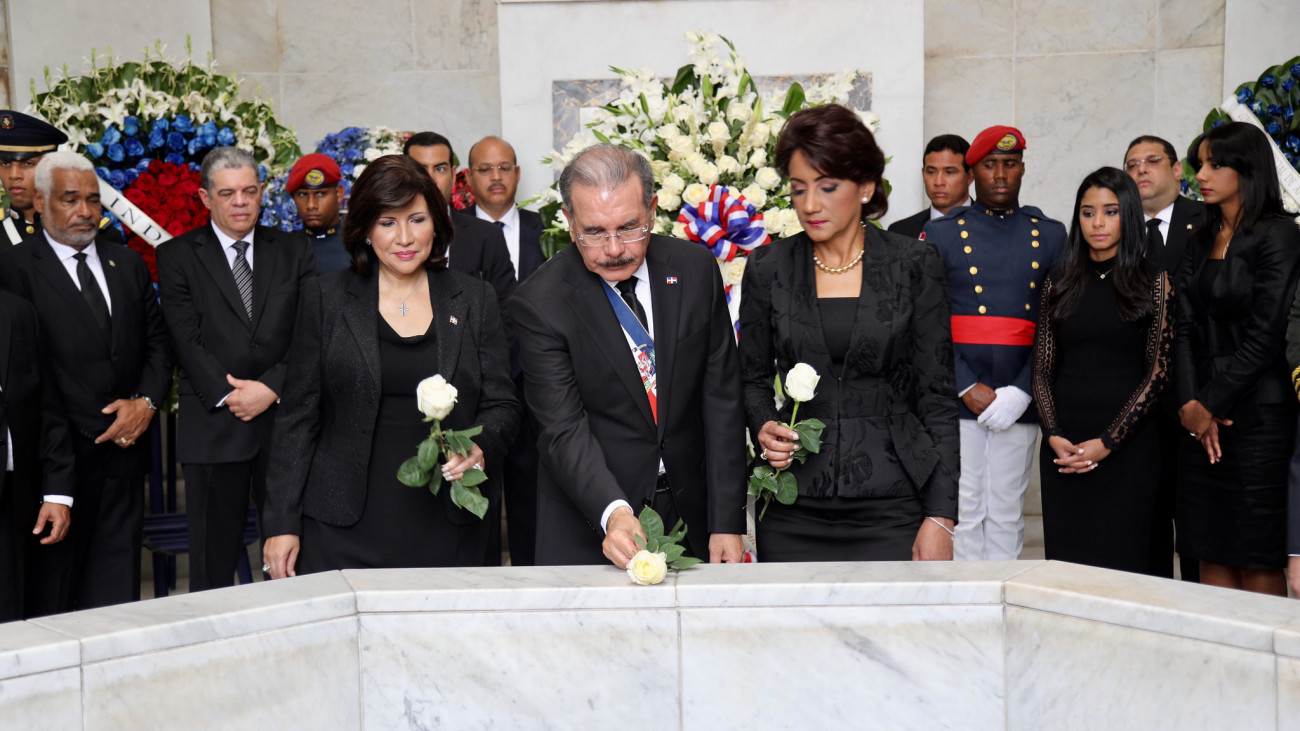 Danilo Medina en el Altar de la Patria