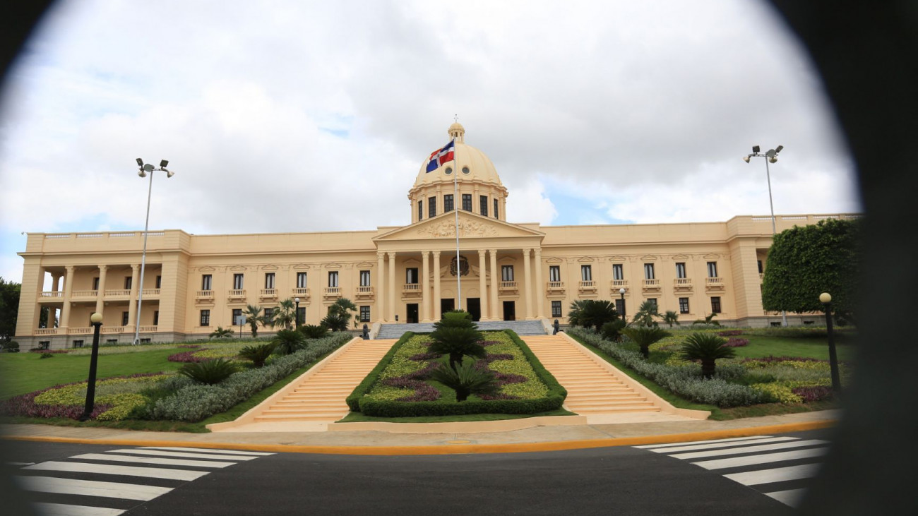 Fachada frontal Palacio Nacional, República Dominicana