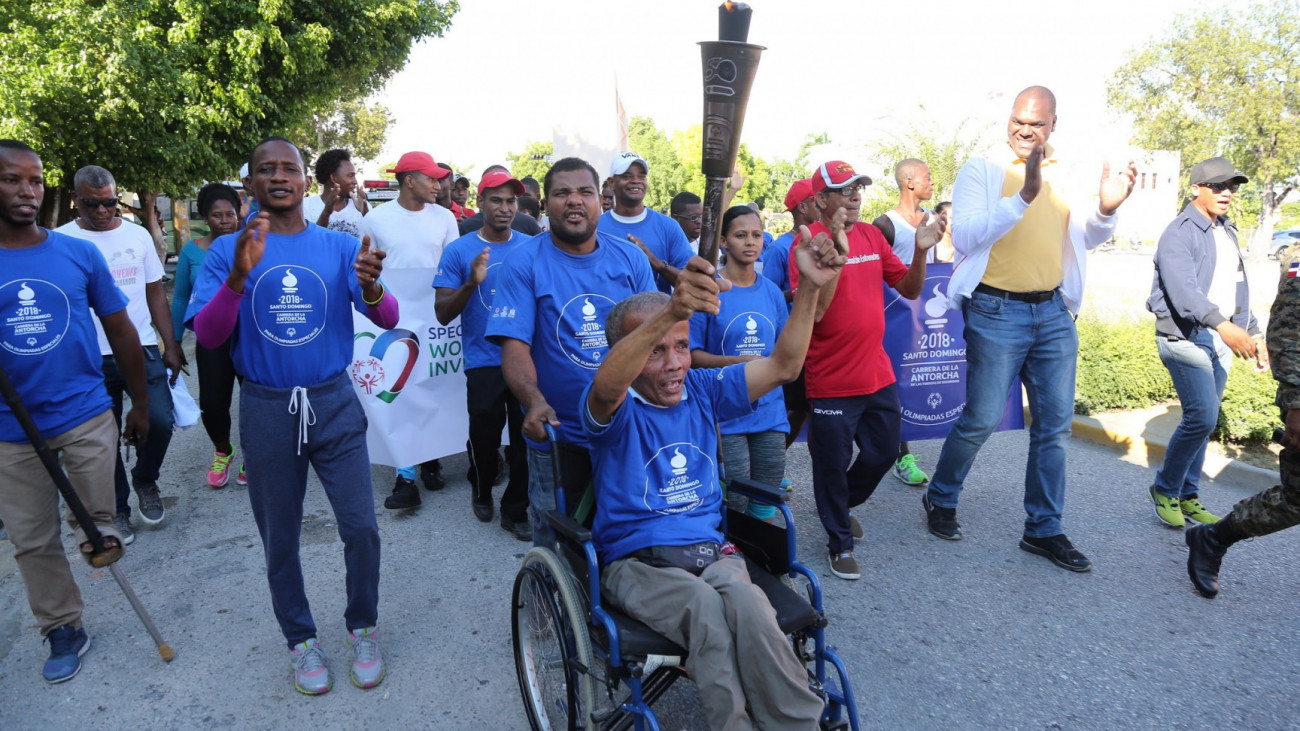 Eufórico, con aplausos y al grito de “Si, se puede”, el cierre de carrera de la antorcha de Olimpiadas Especiales en San Juan y Barahona