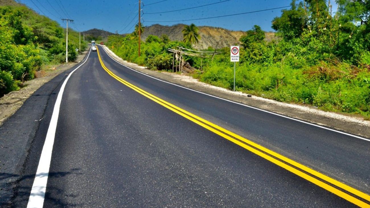 La reconstruida y ampliada carretera Azua - Barahona