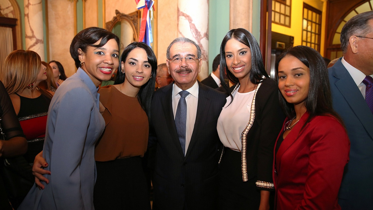 Danilo Medina y estudiantes en Palacio Nacional