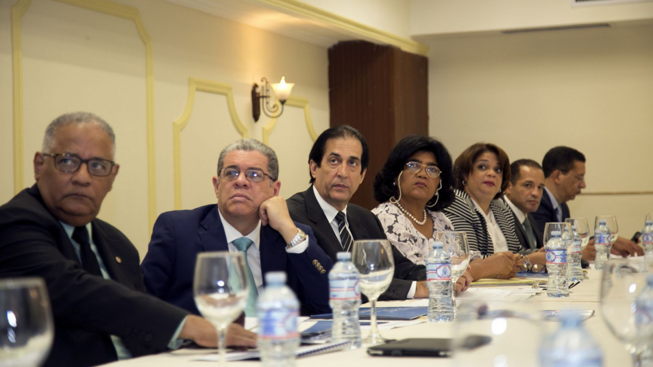 Ministro de la Presidencia, Gustavo Montalvo, encabeza reunión
