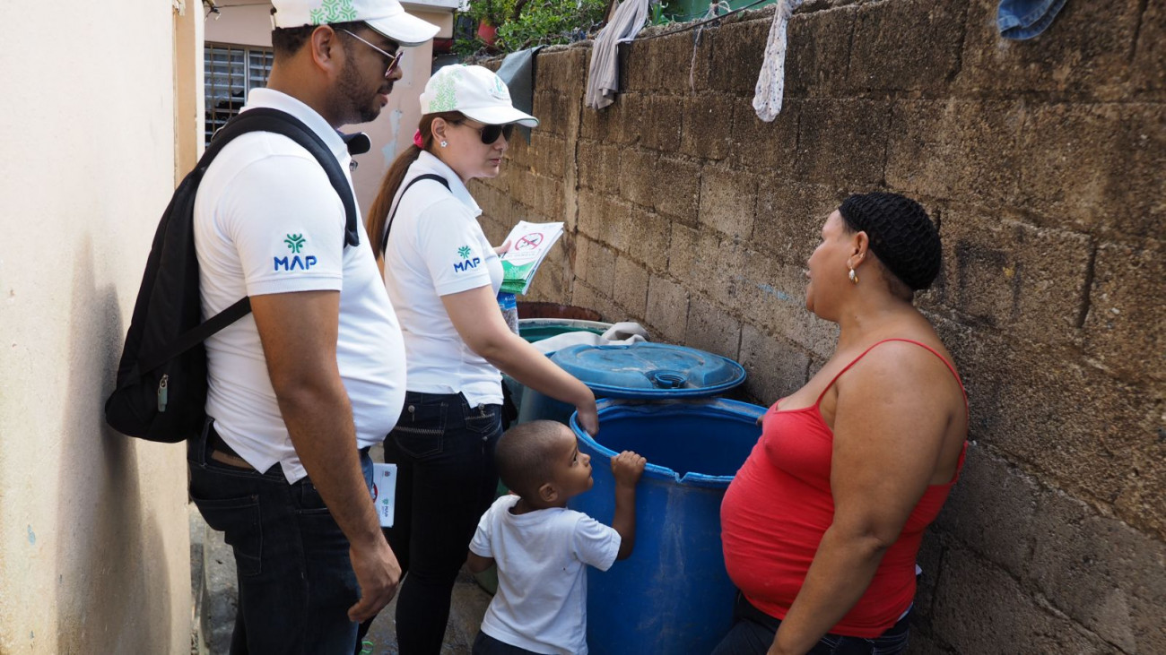 Campaña contra el dengue.