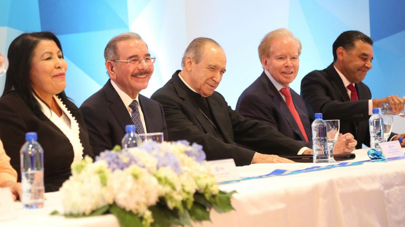 Danilo Medina, Nicolás de Jesús López Rodríguez, Pepin Corripio en inauguración Centro Cardiovascular en Cedimat