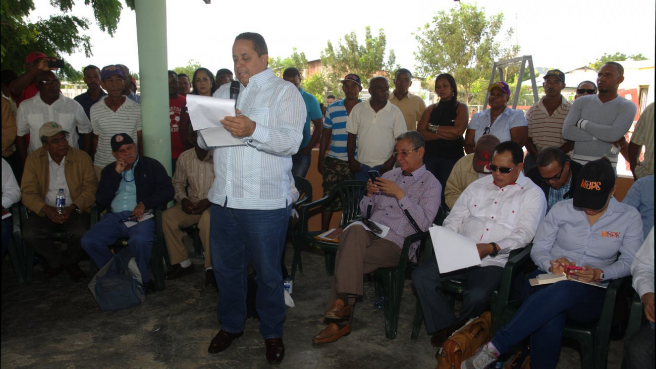 Director del IAD, Emilio Toribio Olivo, encabeza reunión