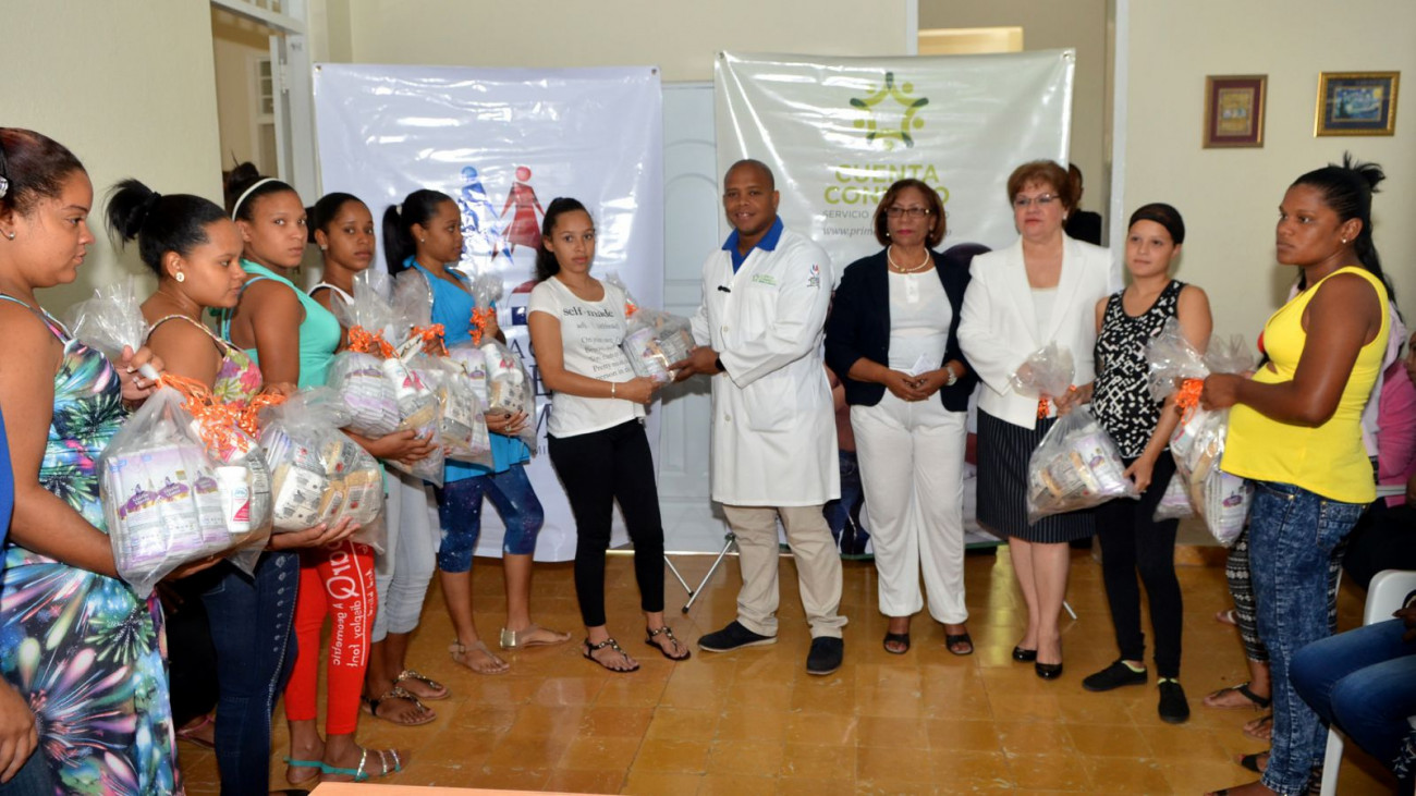 Adolescentes embarazadas reciben alimentos fortificados