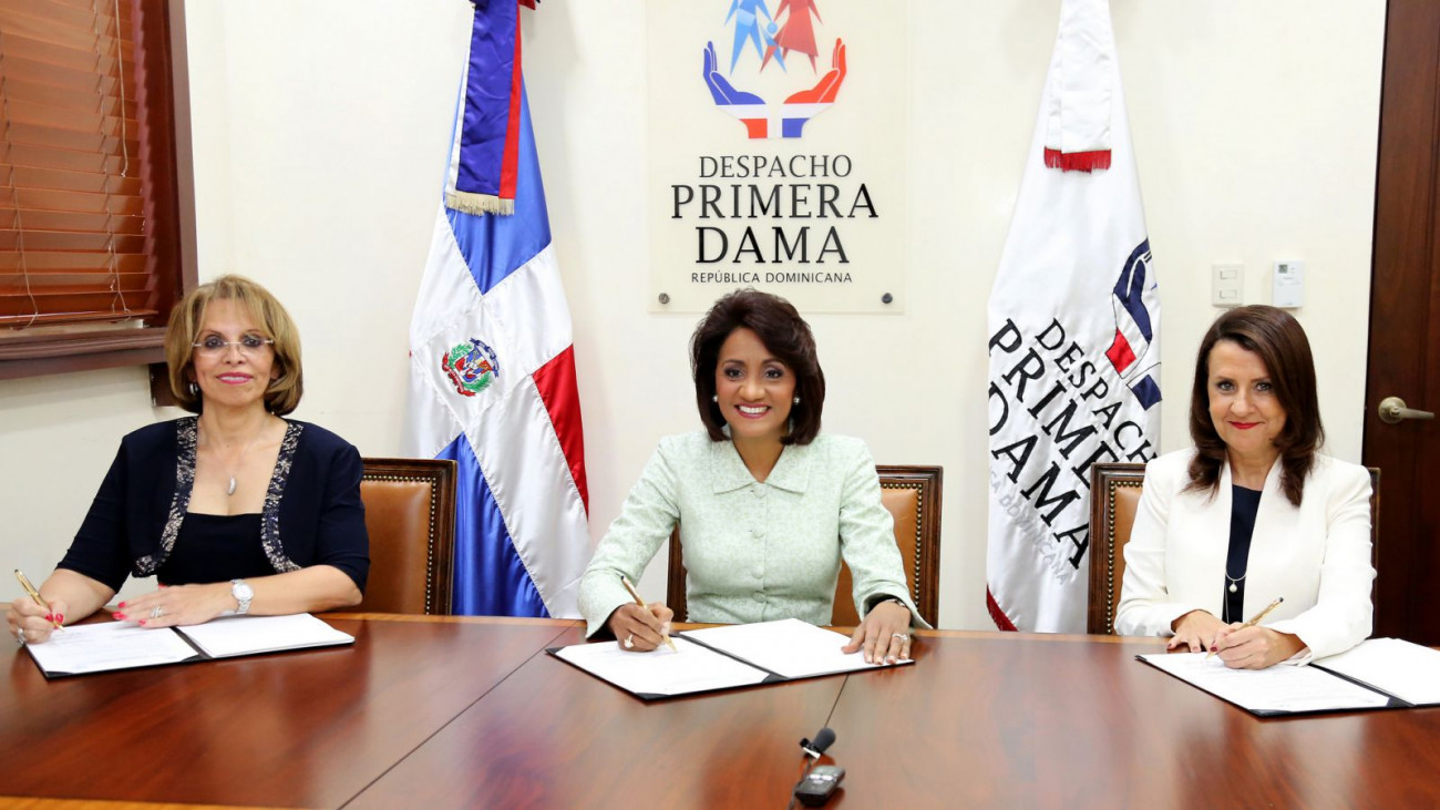 Firma de acuerdos del Despacho de la Primera Dama