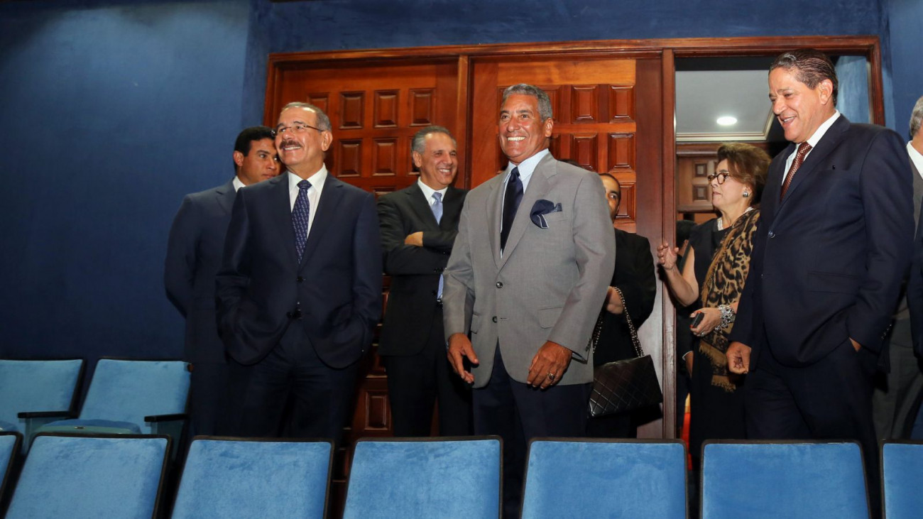 Danilo Medina en Teatro Nacional 