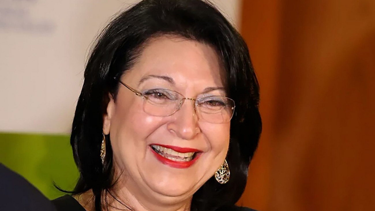 Rosa Rita Alvarez.