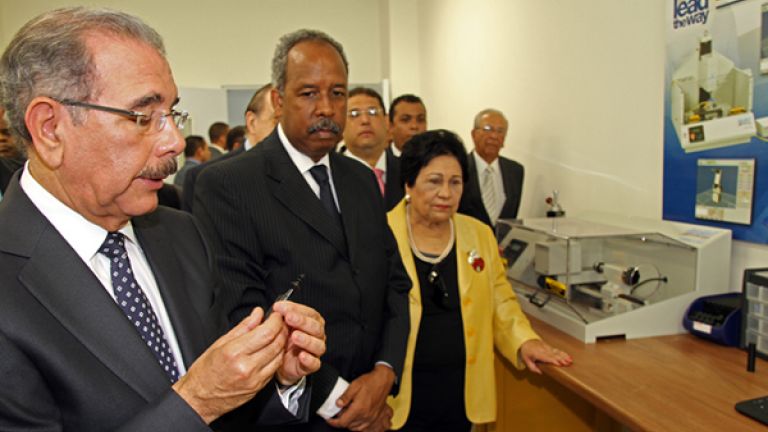 Presidente Danilo Medina junto a la ministra del Mescyt, Ligia Amada Melo 