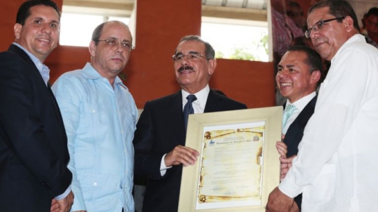 Danilo Medina es reconocido en Espaillat