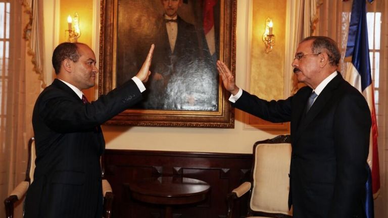 Presidente Danilo Medina juramenta al nuevo embajador de República Dominicana en Colombia, Briunny Garabito Segura