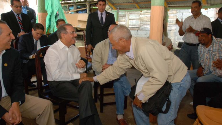 Danilo Medina con tabaqueros