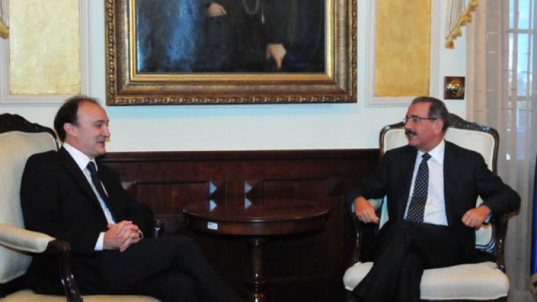Presidente Danilo Medina junto al ministro de Cooperación de España, Jesús Gracia