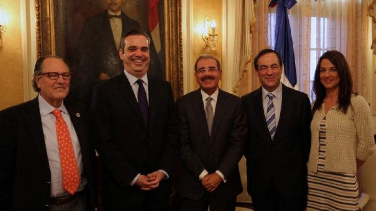 Danilo Medina y Luis Abinader en Palacio Nacional 2013