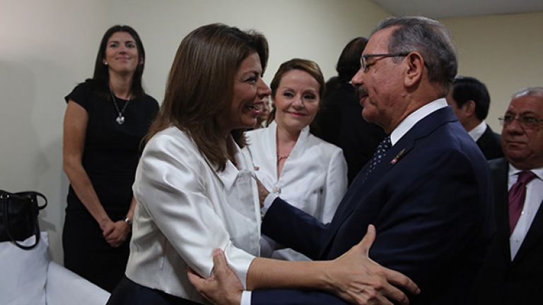 Presidente Danilo Medina saluda a la presidente de Costa Rica, Laura Chinchilla