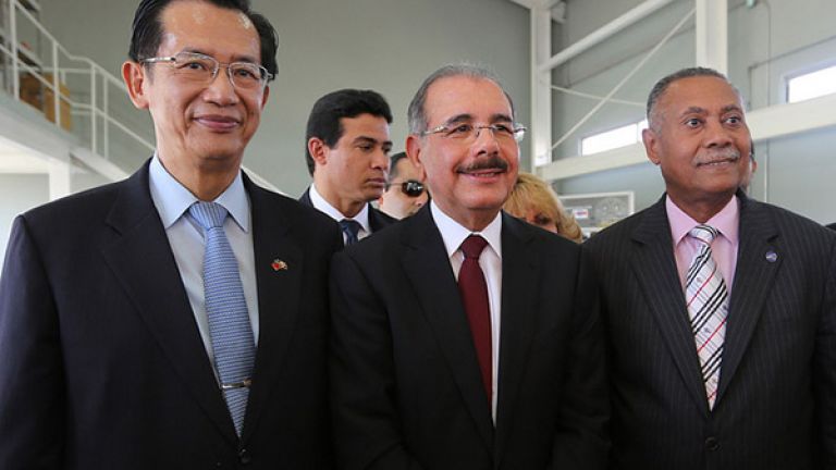 Danilo Medina y el embajador de ChinaTaiwan