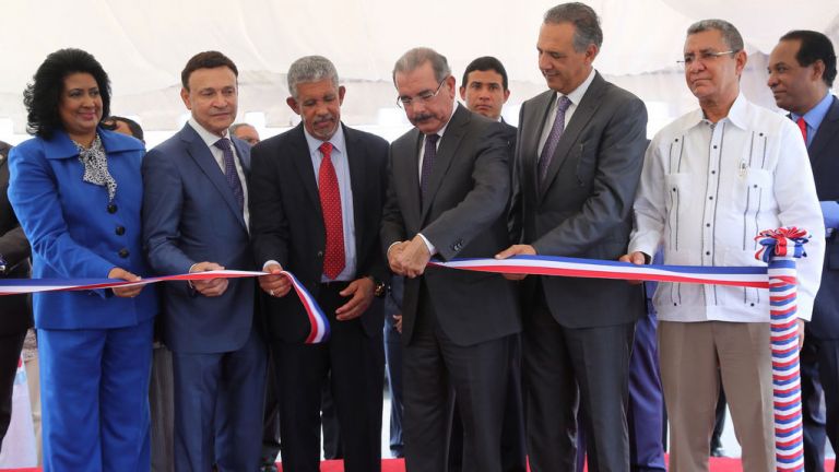 Danilo Medina inaugurando puente en La Cuaba