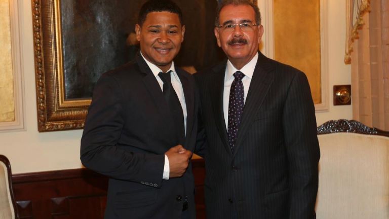 Presidente Danilo Medina y el merenguero El Jeffrey