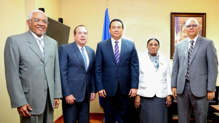 Contralor general de la República, Daniel Omar Caamaño Santana y miembros de la Cámara de Cuentas
