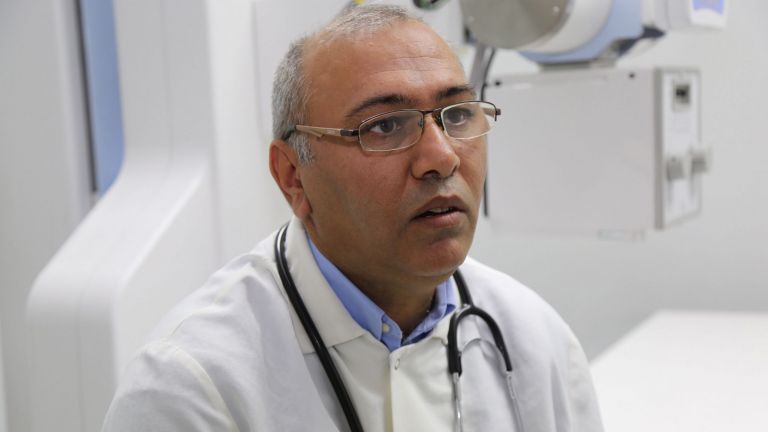 Alí Akhtar, dirige el Centro de Diagnóstico y Atención Primara