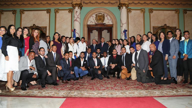 Presidente Danilo Medina recibe a estudiantes de Espacio México 2017