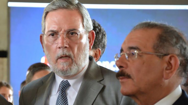 Portavoz  y director de Comunicación del Gobierno, Roberto Rodríguez Marchena, junto al presidente Danilo Medina