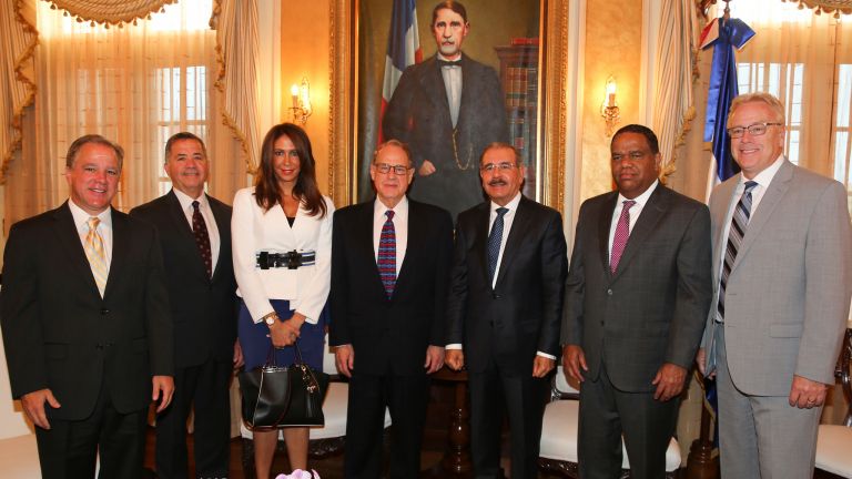 Danilo Medina junto a delegación de los Medias Blancas de Chicago