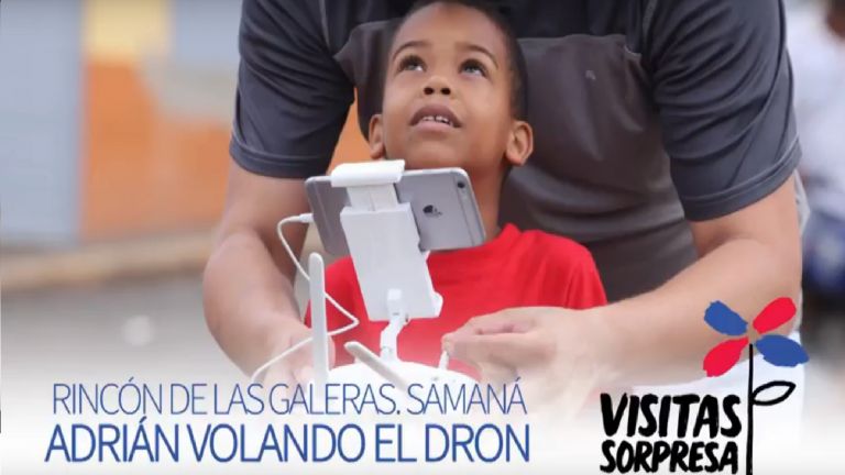 Rincón de Las Galeras, Samaná. Adrián volando el dron