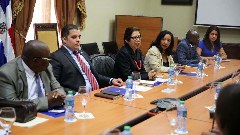 Delegación de Haití reunida con viceministra de la Presidencia 