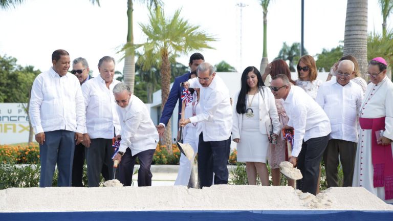 Danilo Medina da primer palazo proyecto habitacional Higüey City Homes; viviendas económicas