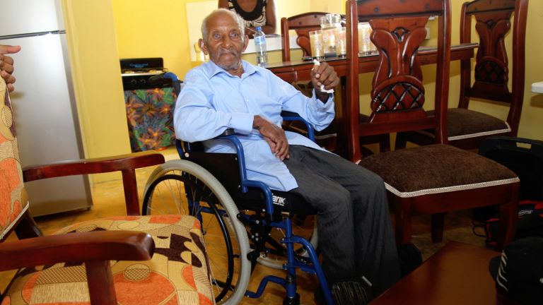 Francisco Jiménez, de 117 años de edad, el hombre más longevo de Sabana de la Mar.