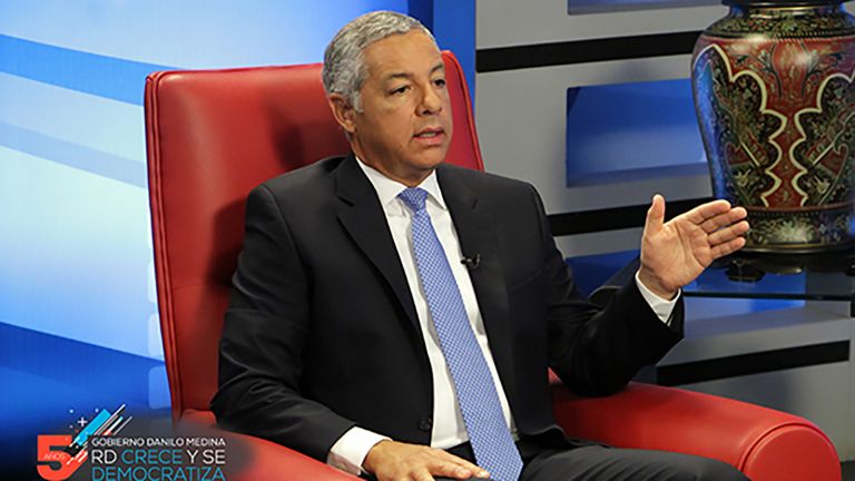Ministro de Hacienda, Donald Guerrero, durante entrevista en el programa televisivo Hoy Mismo.