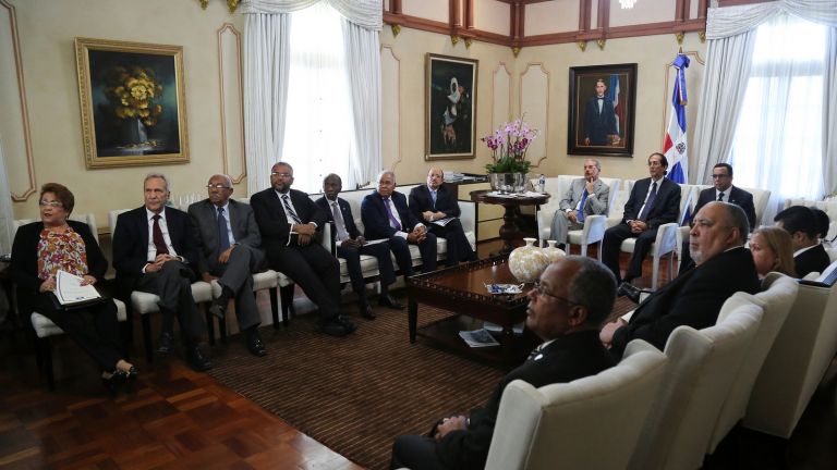 Presidente Danilo Medina reunido con funcionarios de Educación.