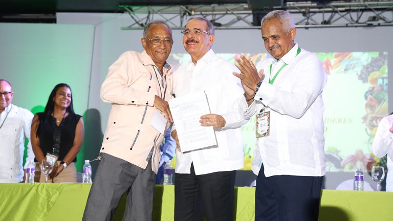 Danilo Medina asiste a clausura XVIII Encuentro Nacional Líderes Sector Agropecuario