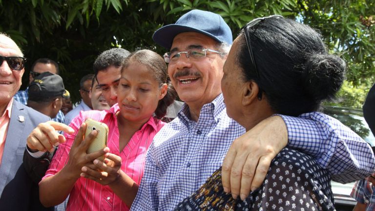 Danilo Medina en el campo 