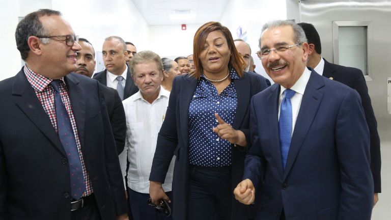 Danilo entrega hospital prometido a munícipes de San Rafael del Yuma en Visita Sorpresa