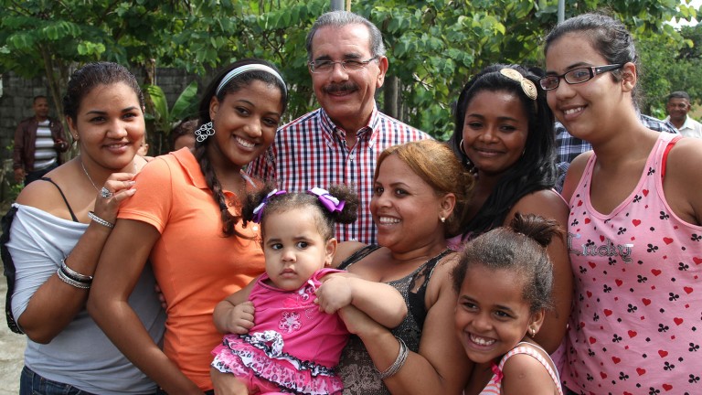 Políticas aplicadas por Danilo Medina liberan y protegen a mujeres de la violencia social