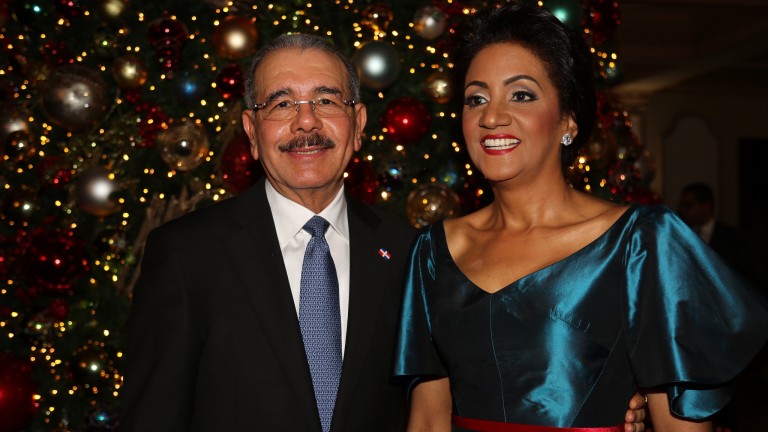 Presidente Danilo Medina y Primera Dama encienden las luces Navidad Palacio Nacional