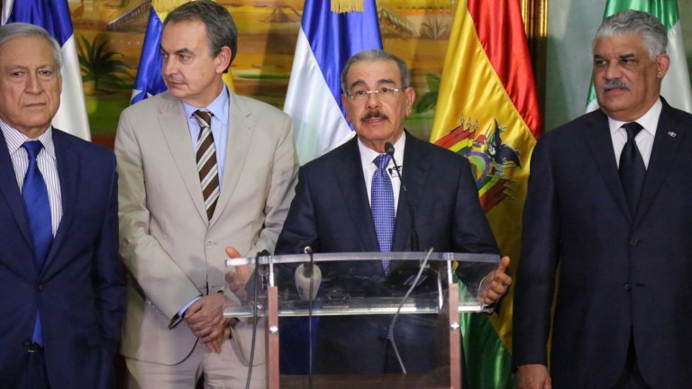 Ambiente positivo en diálogo mediado por Danilo Medina  por la paz de Venezuela; continúa mañana