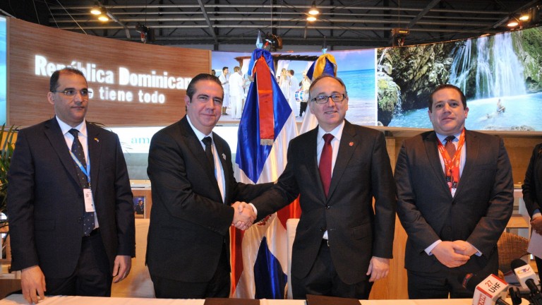 Ministerio de Turismo y la línea aérea Iberia renovaron acuerdo de promoción internacional