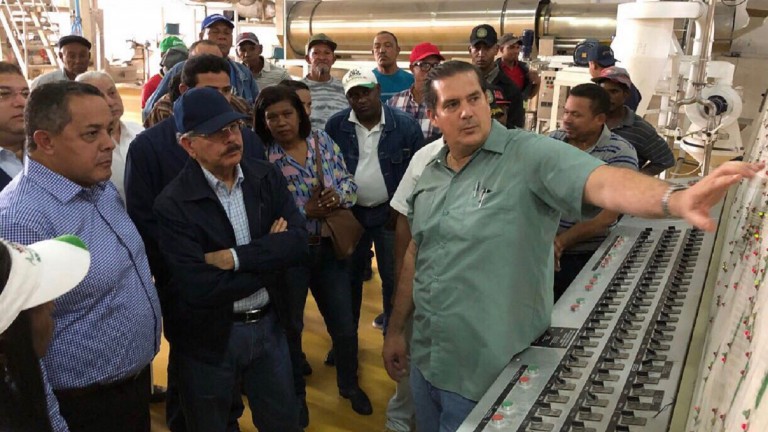 El Factor: Danilo Medina supervisa puesta en funcionamiento de planta de procesamiento de alimentos